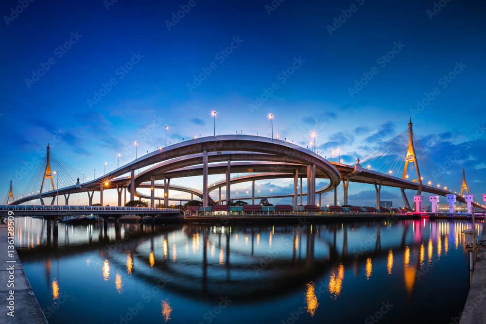 Naklejka premium Bhumibol bridge at dusk, Bangkok Thailand