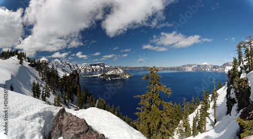 Fotografie Old Man of the Lake aka Crater Lake in Oregon