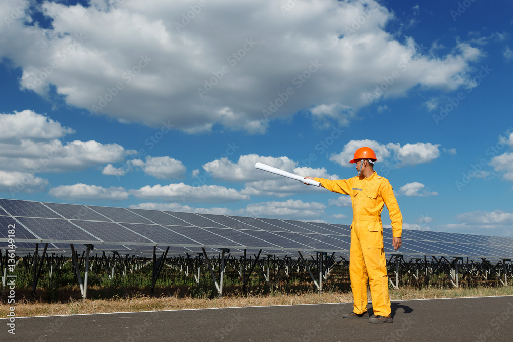 © weerajata - Engineer checking the solar panel