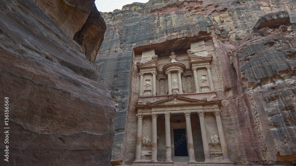 El Tesoro, Al-Khazneh, en la ciudad antigua de Petra, Jordania