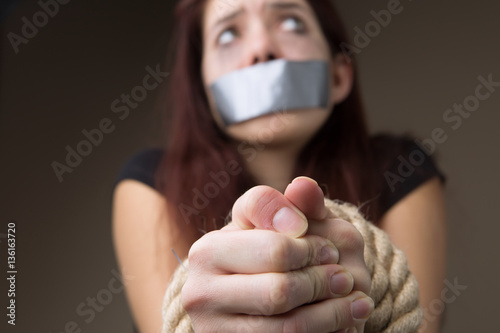 Φωτογραφία Woman gagged and tied hands