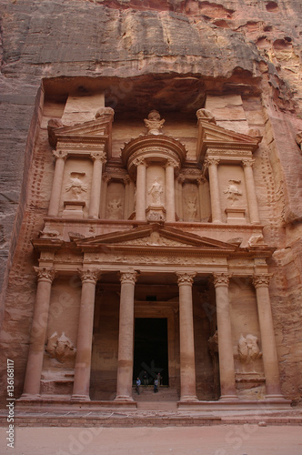The Treasury in Petra, Jordan © Yoshie