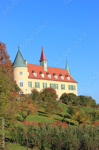 Graz  Blick auf das Schloss St. Martin im Herbst