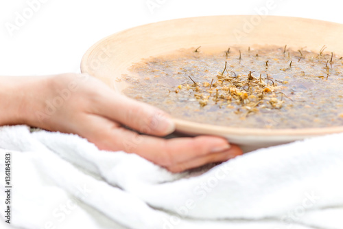 Kamilleaufguss, Wellness für die Sinne und Körper. Saubere Haut