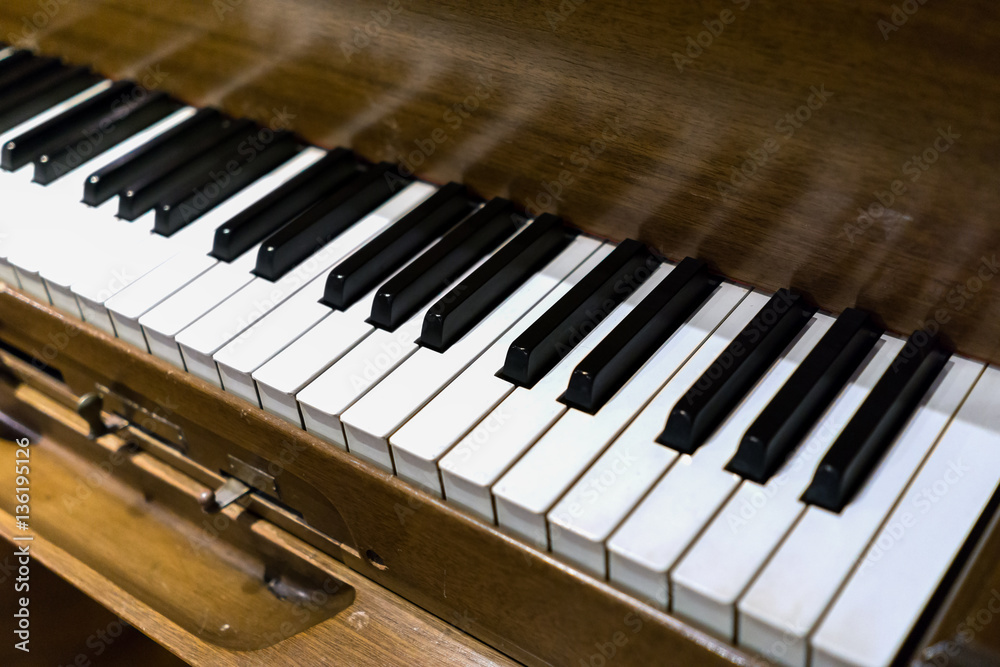 KOBE,JAPAN, 2016 Dec,18 : antique piano exhibited in KOBE music box museum. KOBE,JAPAN, 2016 Dec,18 : antique piano exhibited in KOBE music box museum.