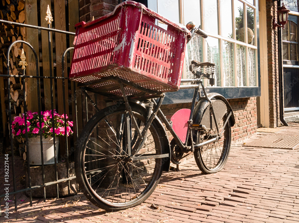 Old bicycle in Bunschoten-Spakenburg , Utrecht, Holland, NLD