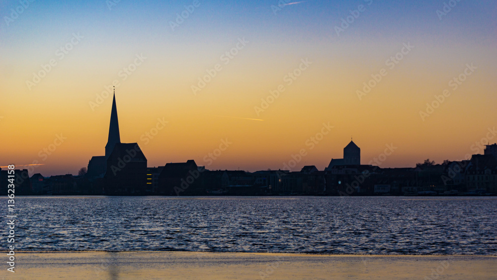 Skyline von Rostock am Morgen