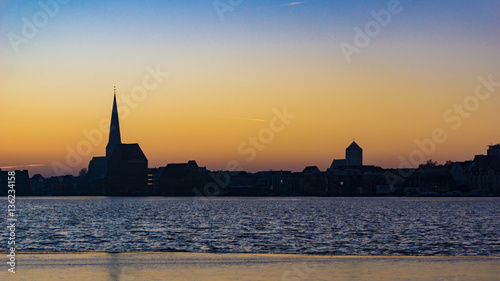 Skyline von Rostock am Morgen