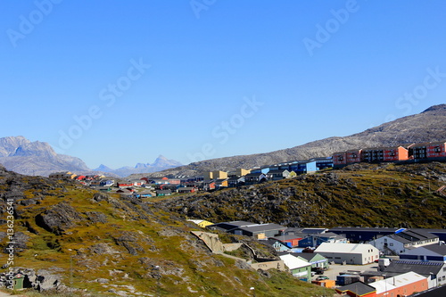 Blik op Nuuk, Groenland photo