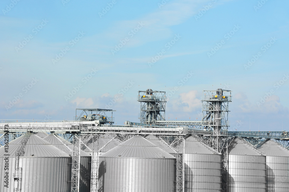 Obraz premium Port grain dryer