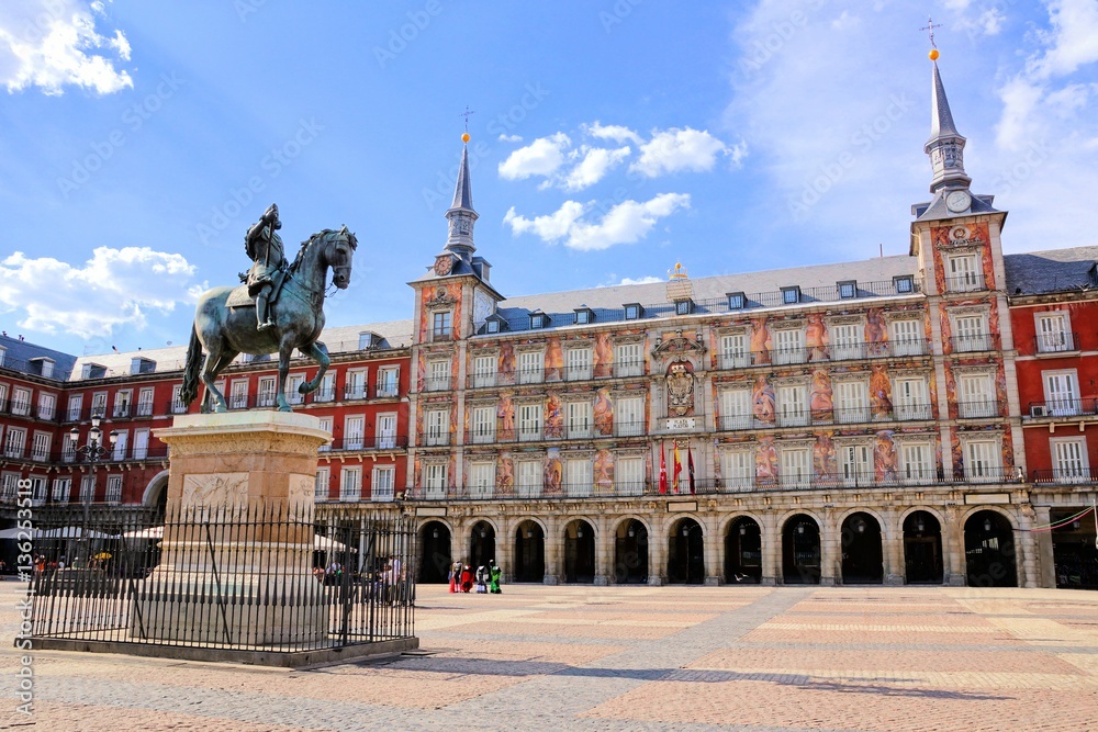Fototapeta premium View of the famous Plaza Mayor with statue, Madrid, Spain