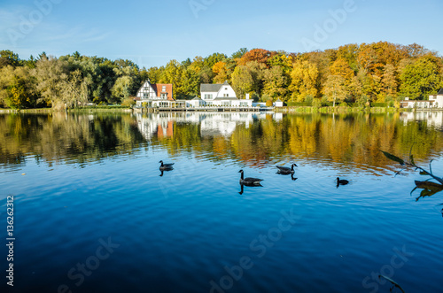 Obraz na płótnie Lake Genval, Belgium w salonie