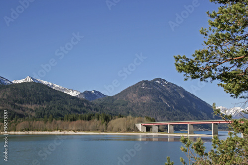 Brücke über den Sylvensteinspeicher