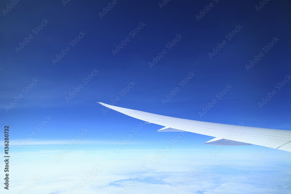 飛行機から見た青空　Blue sky seen from an airplane