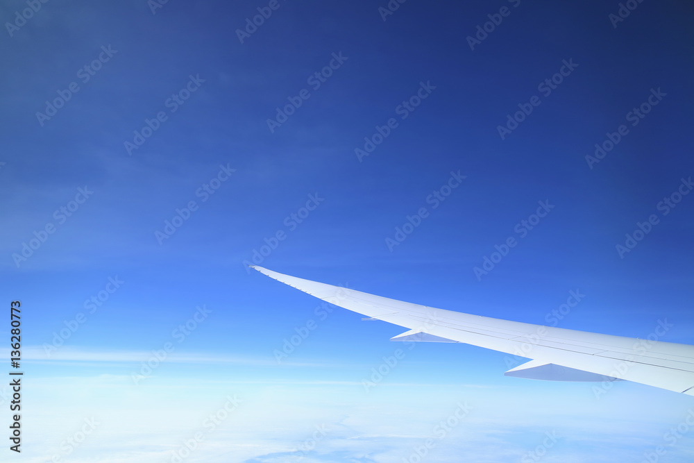 飛行機から見た青空 Blue sky seen from an airplane 飛行機から見た青空 Blue sky seen from an airplane