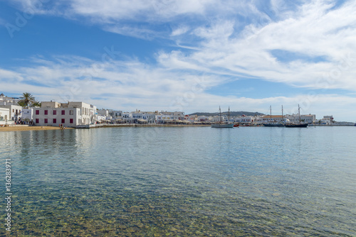 Fototapeta Naklejka Na Ścianę i Meble -  Panoramic view of Mykonos port, Cyclades, Greece during summer.