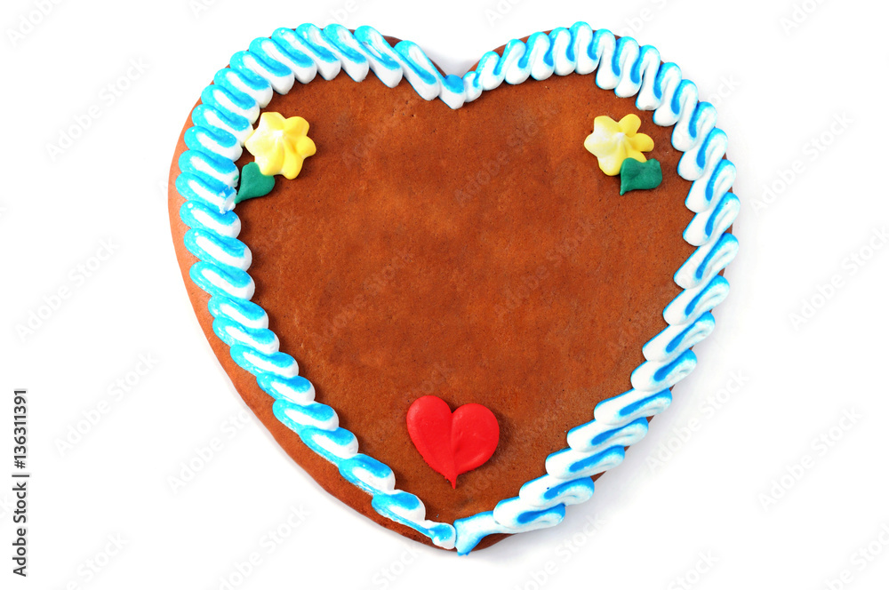 Obraz premium traditional gingerbread heart with copy space. oktoberfest