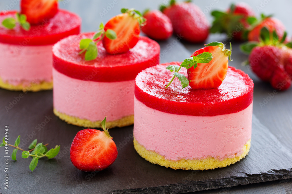 Strawberry cake with berry jelly.