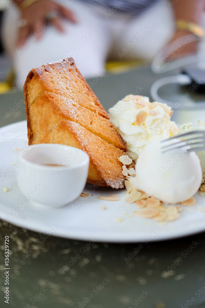 Ice cream and tost Ice cream and tost