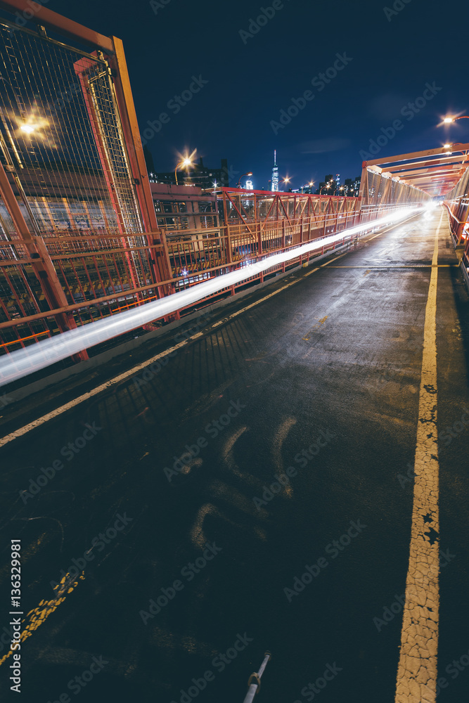 Obraz premium I stood here alone, shaking, and cold.