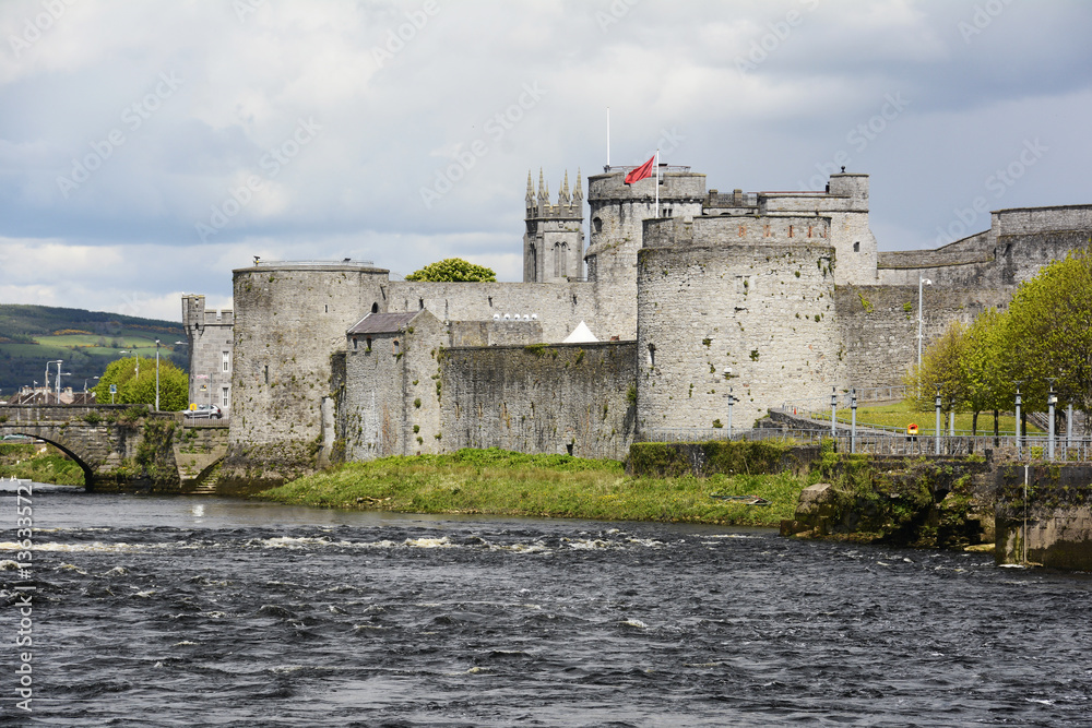 Irland, King John´s Castle am Shannon in Limerick.
