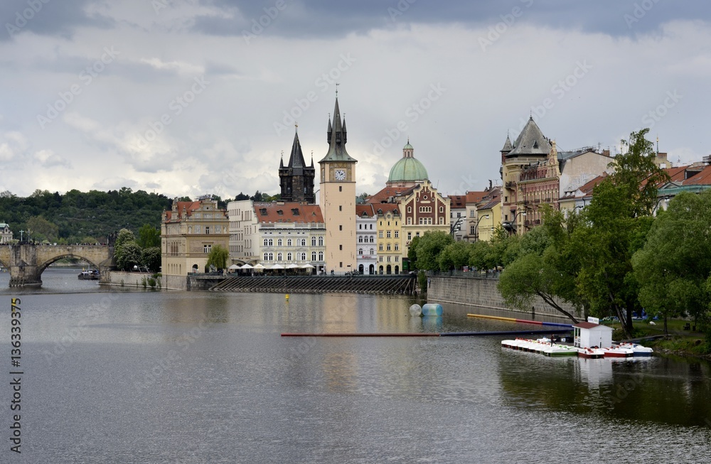 Obraz premium Architecture from Prague with cloudy sky