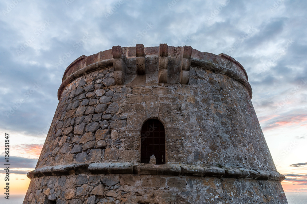 Torre des Savinar (Torre del Pirata), and the islands of Es Vedr