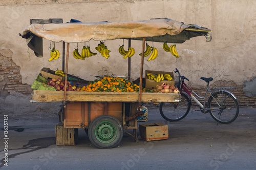 Billede på lærred mobile fresh fruit stand