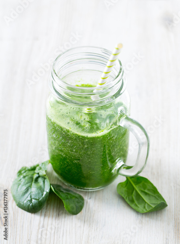 healthy green spinach smoothie