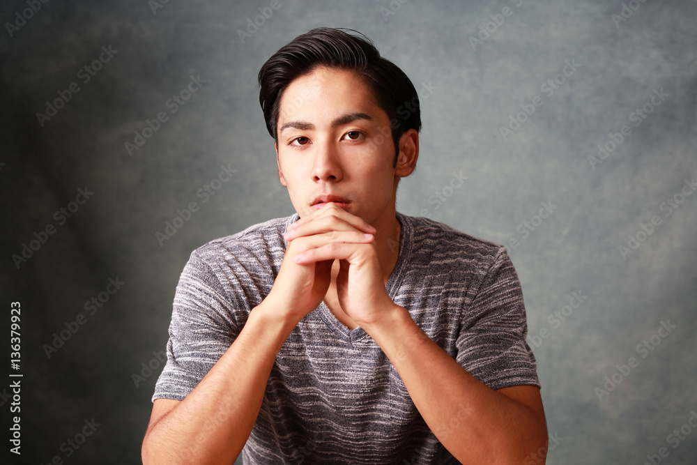 笑顔の男性