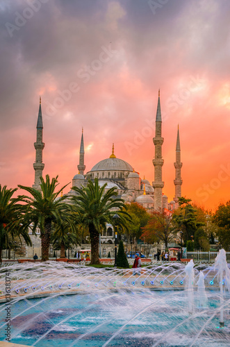 Obraz na płótnie The Blue Mosque, (Sultanahmet Camii) in sunset, Istanbul, Turkey w salonie