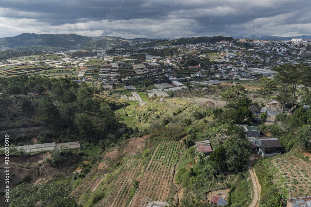 Obraz premium View for Da Lat city and hills