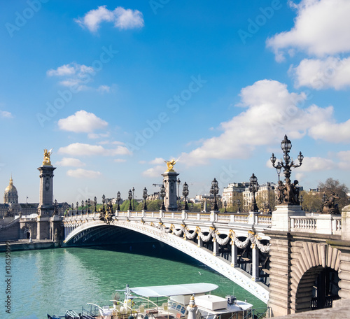 Fototapeta Naklejka Na Ścianę i Meble -  Alexandre Bridge in Paris on a bright sunny morning, panorama
