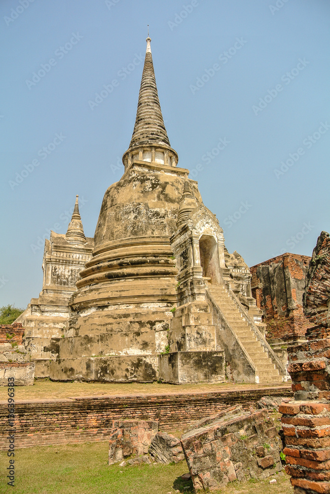 The grandest and most beautiful temple in the ancient capital of Thailand The grandest and most beautiful temple in the ancient capital of Thailand