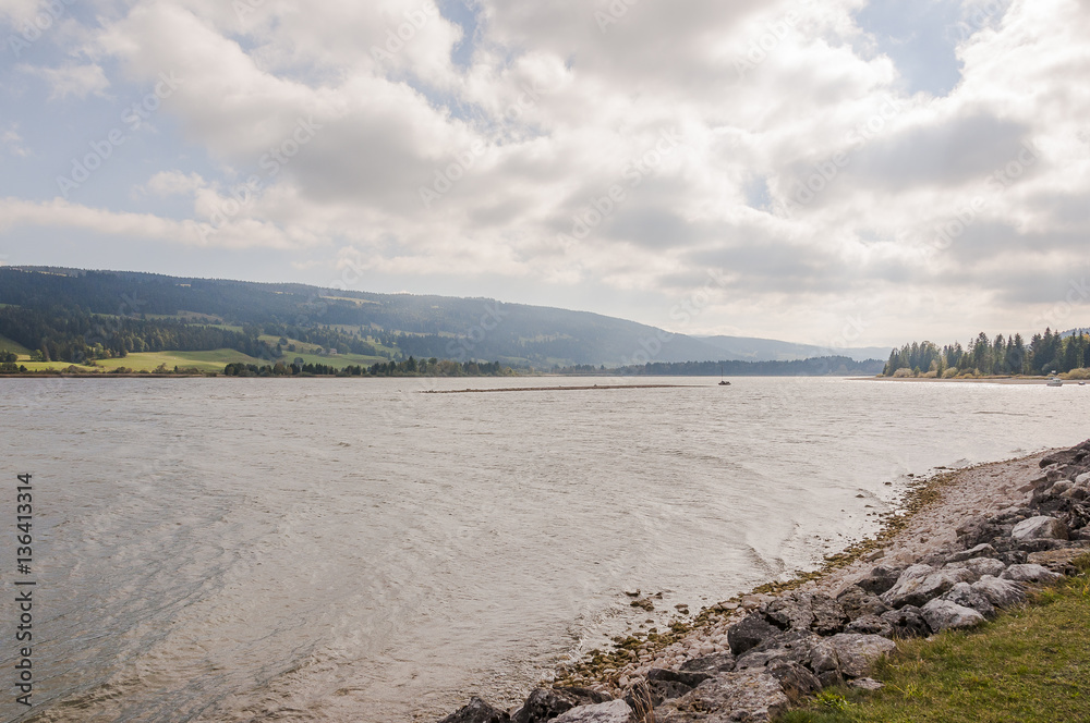 Le Sentier, Dorf, See, Lac de Joux, Seeufer, Vallée de Joux, Jura, Waadt, Wanderweg, Uferweg, Wassersport, Herbst, Schweiz