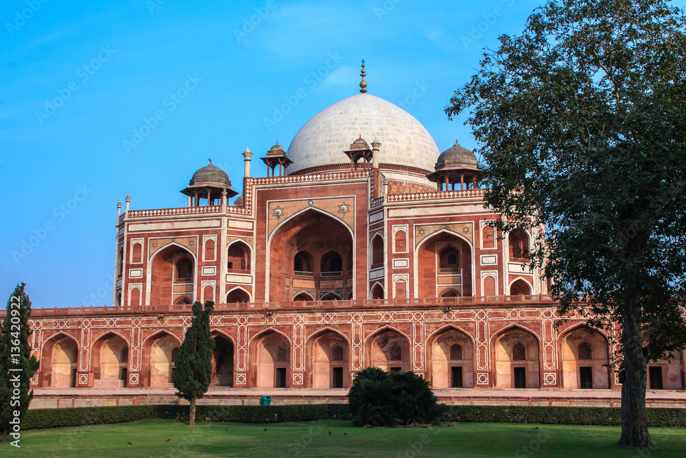 Obraz premium Humayun Tomb in New Delhi.