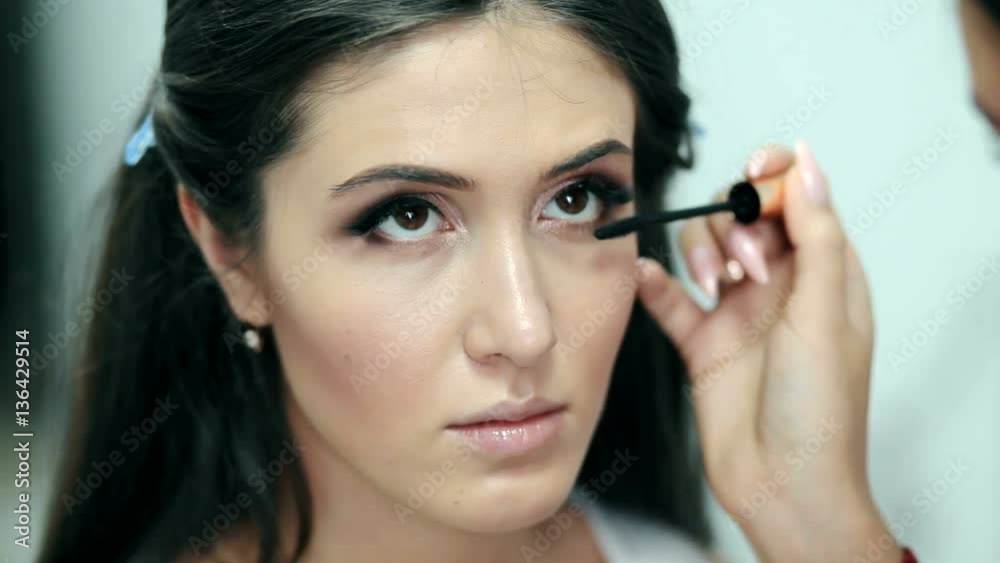 Make-up. Applying Mascara. Long Eyelashes Make-up. Applying Mascara. Long Eyelashes