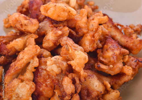  fried pork with garlic and pepper,thaifood