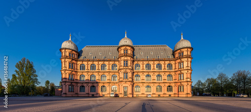 Schloss Gottesaue im Abendlicht, Karlsruhe
