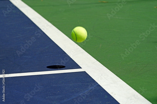 moving tennis ball © leisuretime70