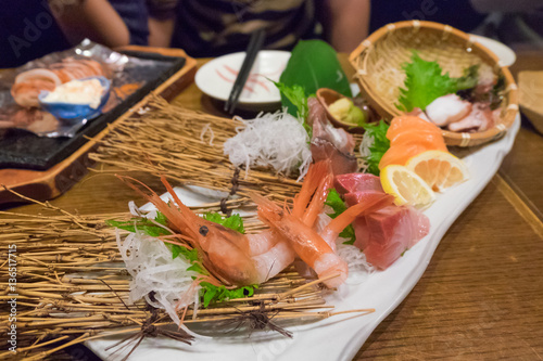 Obraz na płótnie Mixed sashimi japanese food w salonie
