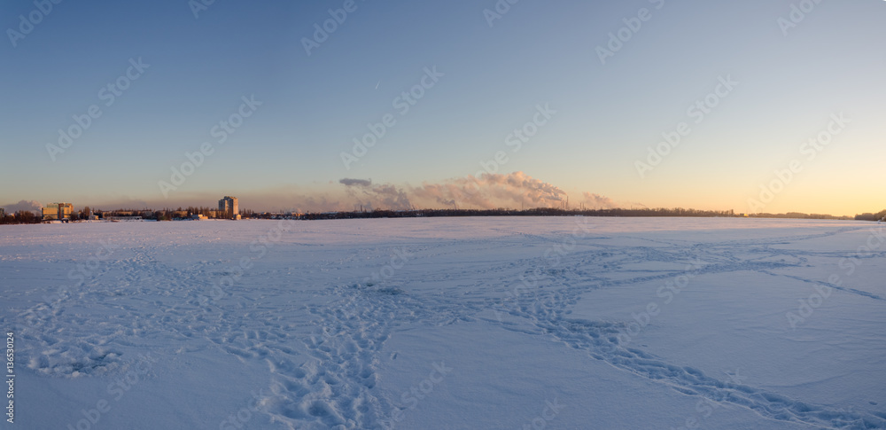 Panorama of the Novolipetsk metallurgical combine. Frost - 25. Photos from the ice of the Voronezh river