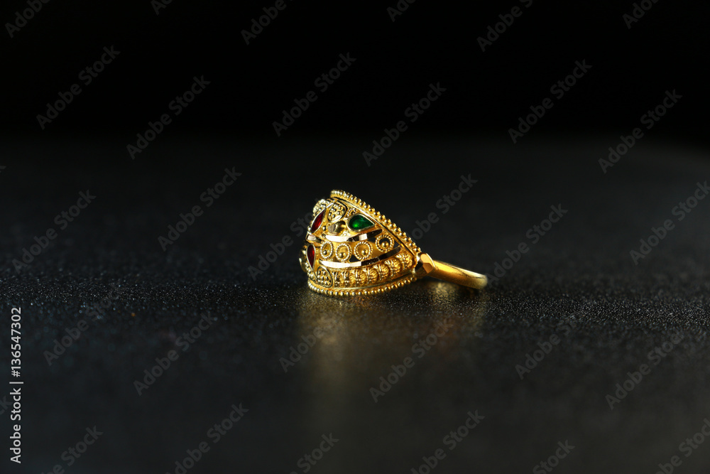 Naklejka premium Gold Ring