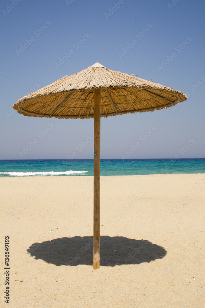 ombrellone sulla spiaggia, ombrello da spiaggia