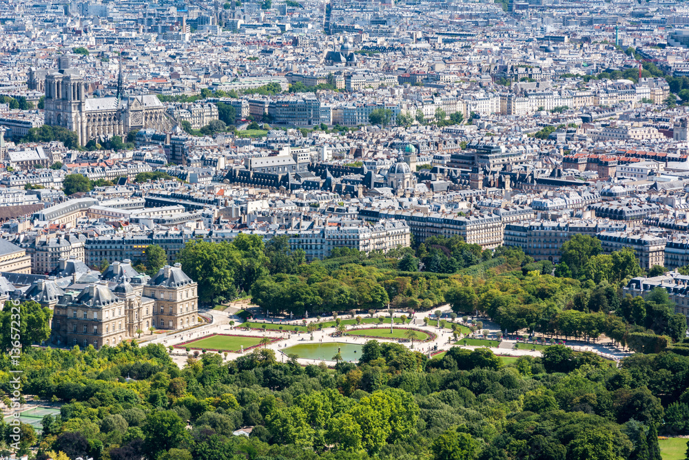 Fototapeta premium Skyline of Paris from the top of the Montparnasse tower