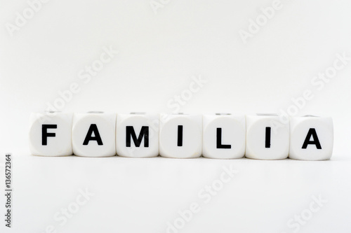 familia write in dice letters