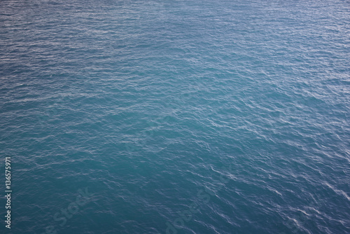 A blue sea to watch from the sea.