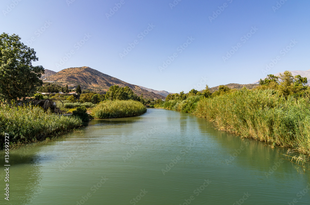Fluss Platis Potamos in der Nähe von Agia Galini auf Kreta, Griechenland, Europa Fluss Platis Potamos in der Nähe von Agia Galini auf Kreta, Griechenland, Europa