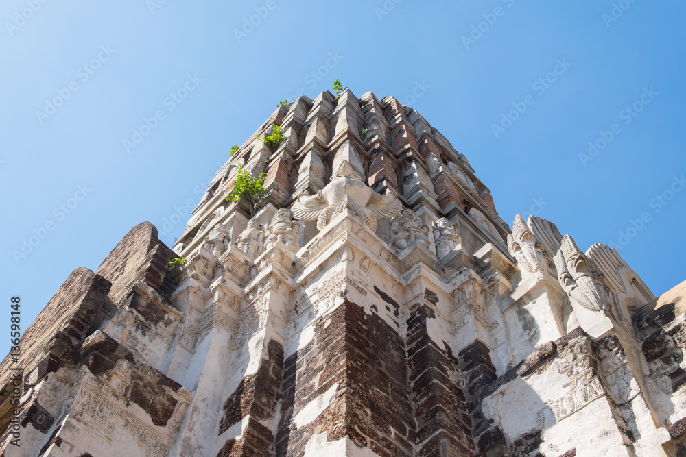 Wat Ratchaburana, the historical Park of Ayutthaya, Phra Nakhon
