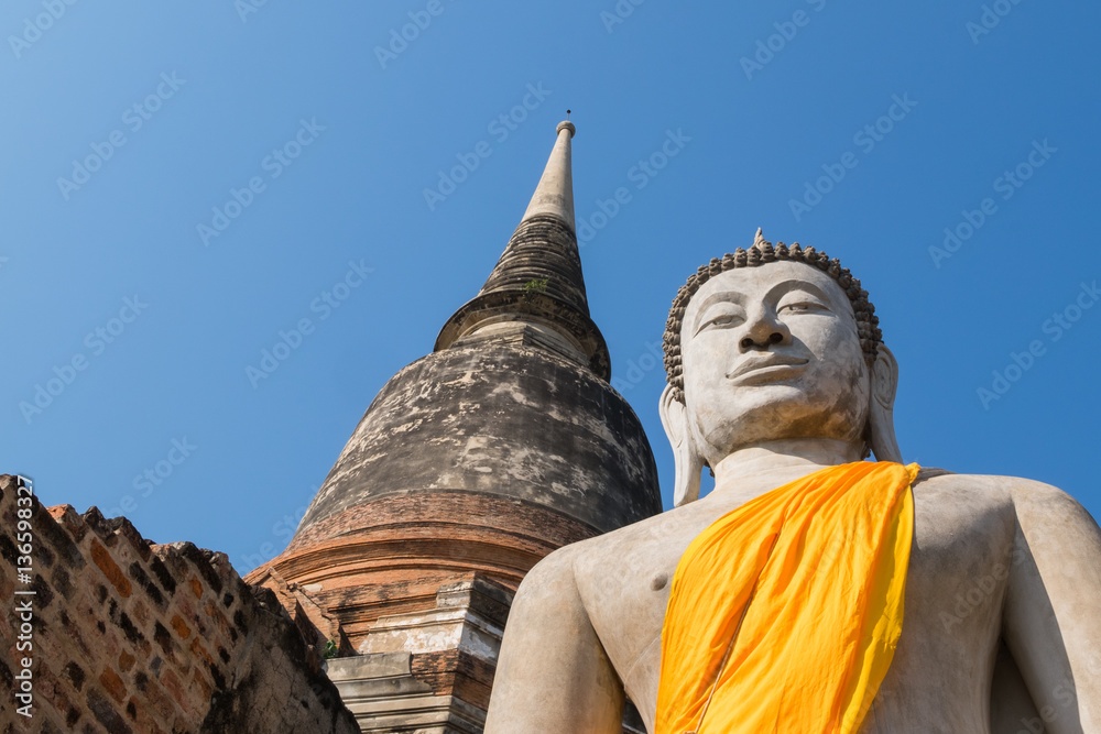 Giant Buddha statue at Wat Yai Chai Mongkhon, the historical Par